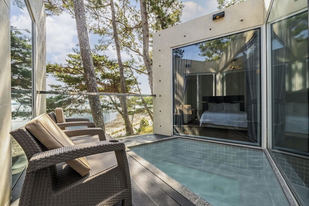 Goseong Hansan Marina Resort Pool Villa (#1) 8