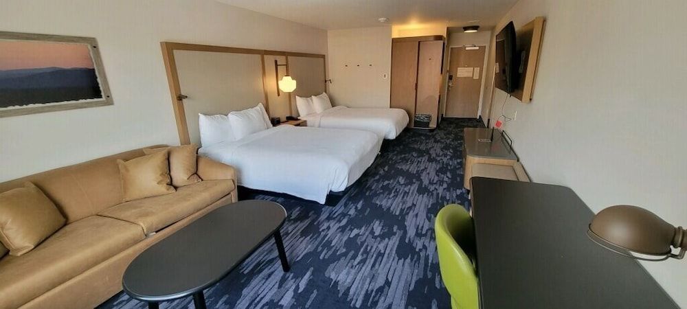Suite, Multiple Beds