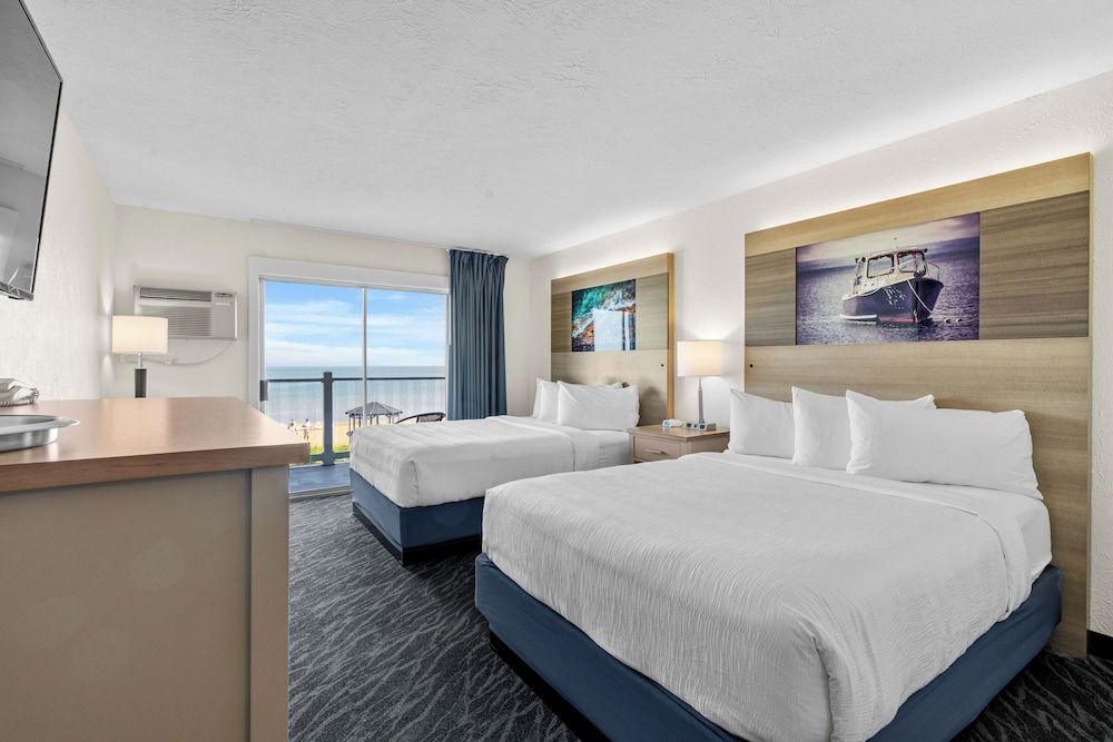 Deluxe Room, 2 Queen Beds, Beach View, Ground Floor