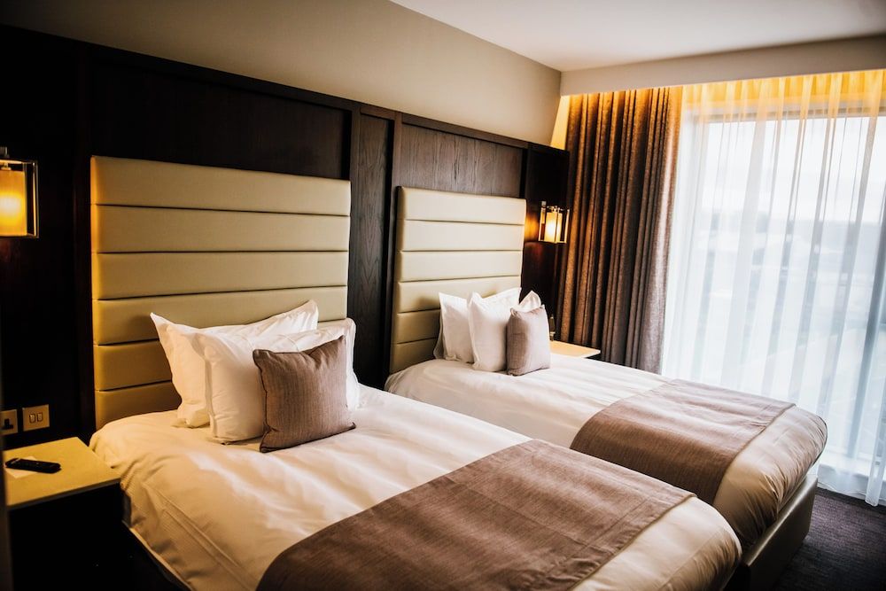 Crow Wood Hotel & Spa Resort Luxury Twin Room 3