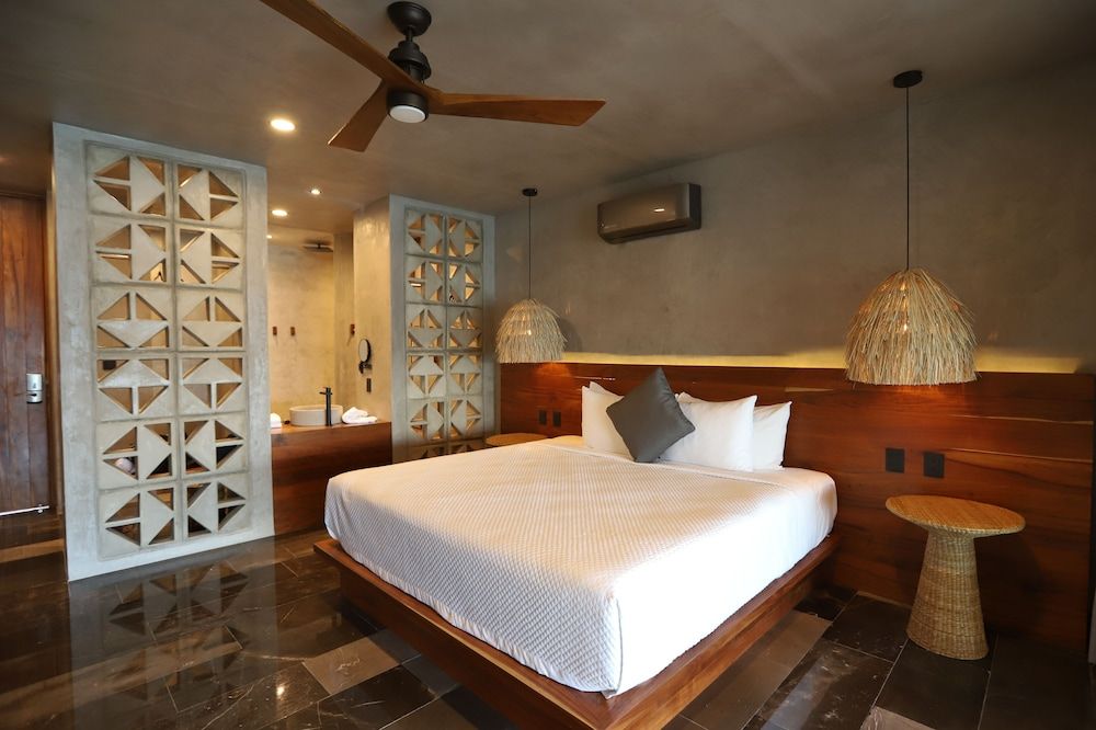 Amainah Bacalar Hotel Boutique - Adults Only Deluxe Room, 1 King Bed, Balcony, Lagoon View