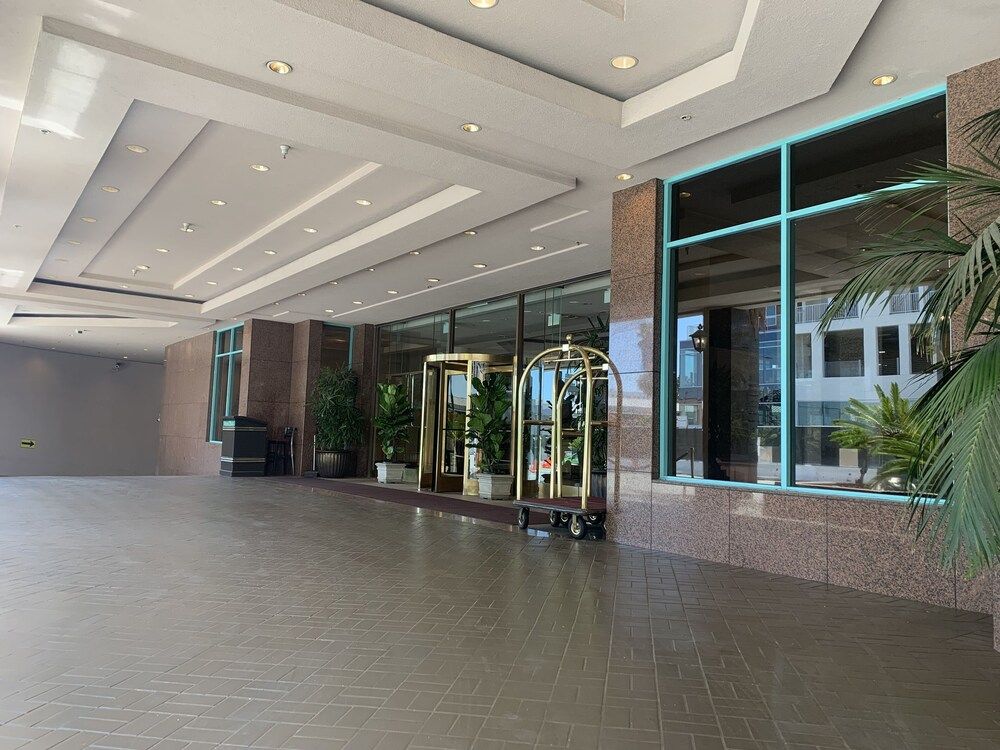 undefined Oxford Palace Hotel And Galleria 5