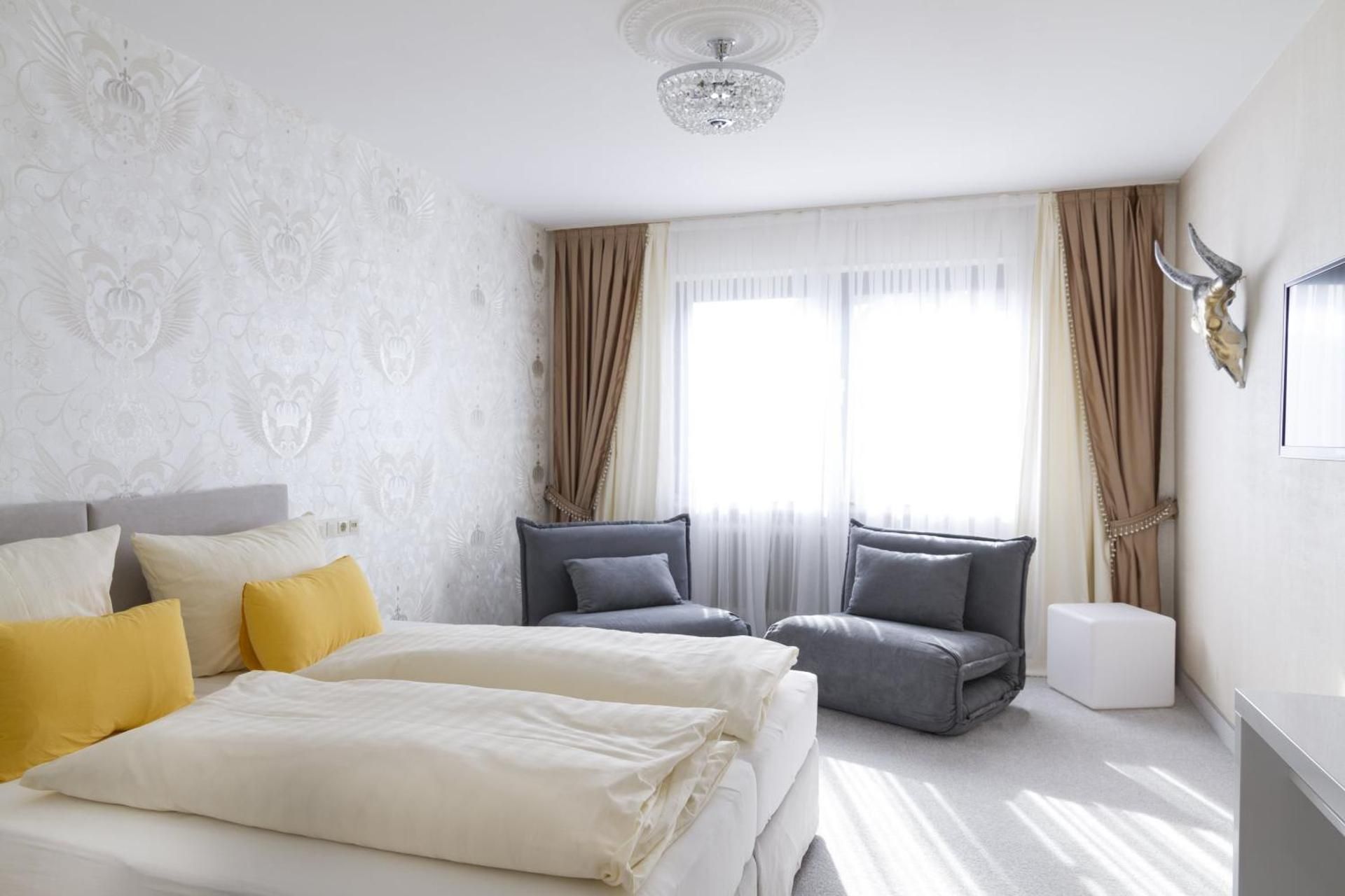 undefined Hotel Hellers Twenty Four I -24h-Check-In- 5