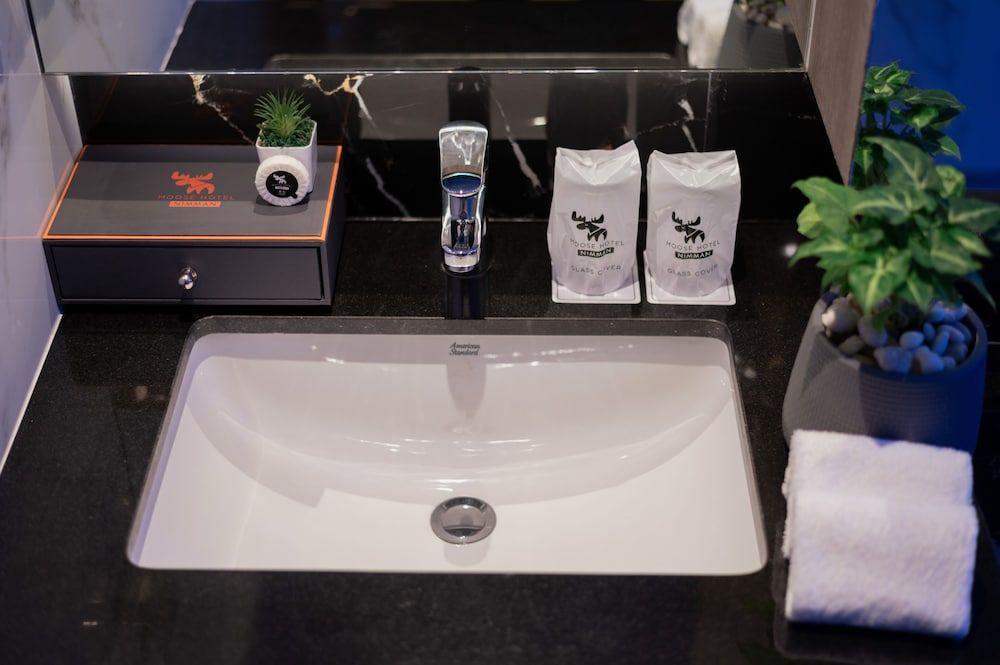 Moose Hotel Nimman Standard Family King Bed with Bunk Bed 5