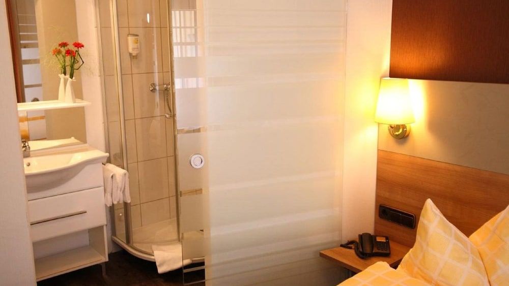 Trip Inn City Hotel Hamm Koblenz Triple Room, Private Bathroom 6