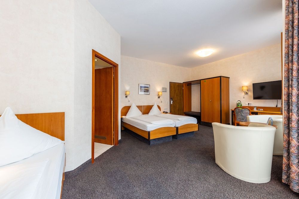 Trip Inn City Hotel Hamm Koblenz Triple Room, Private Bathroom 4