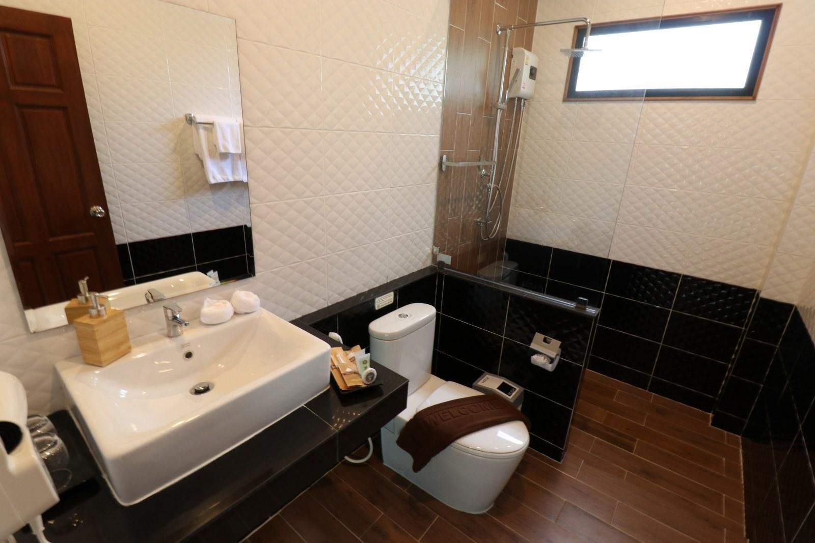 The Scene Cliff View Villas 2 Bedroom Villa, Pool access, Balcony 2