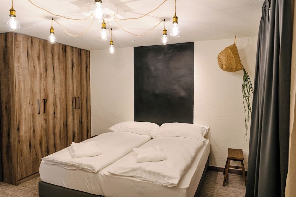 Seven Boutique Hotel Family Room, Non Smoking 2