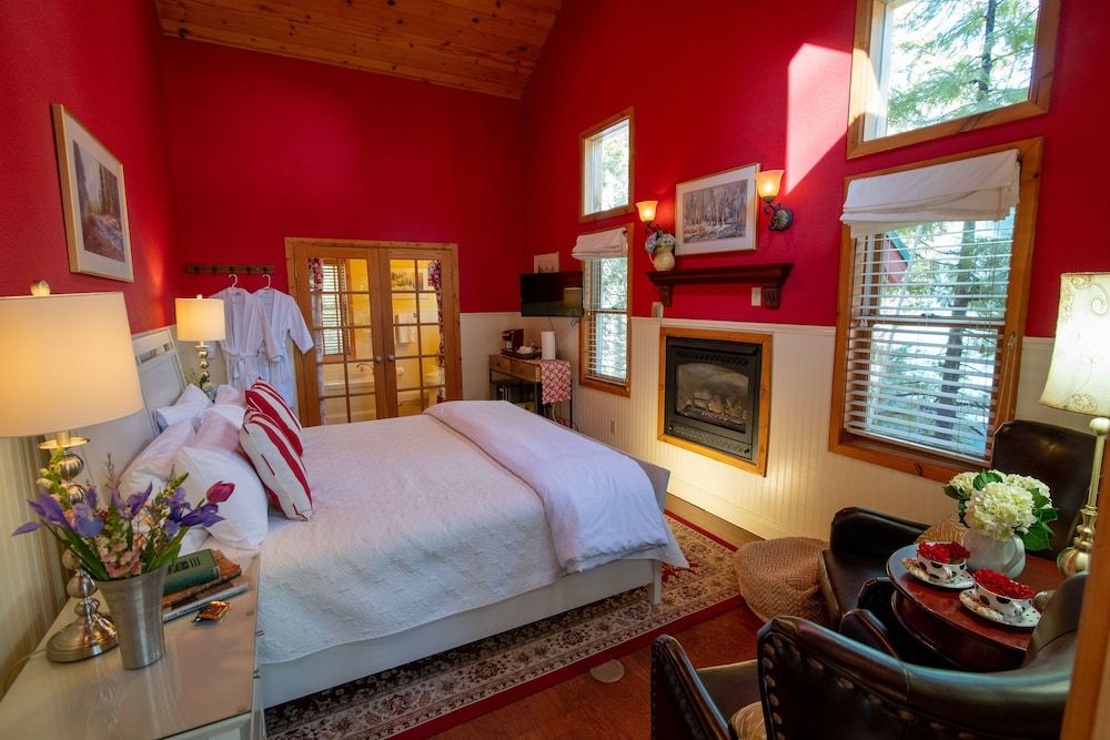 Elliott House Boutique Inn Sequoia Suite 2