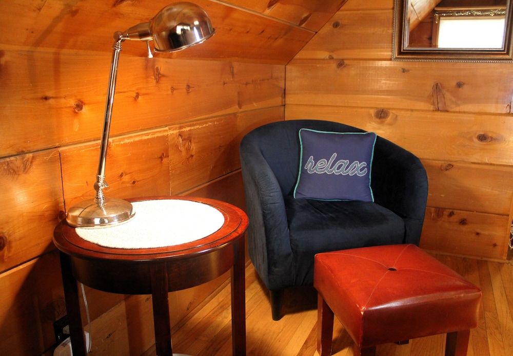 Elliott House Boutique Inn Dogwood Suite 10