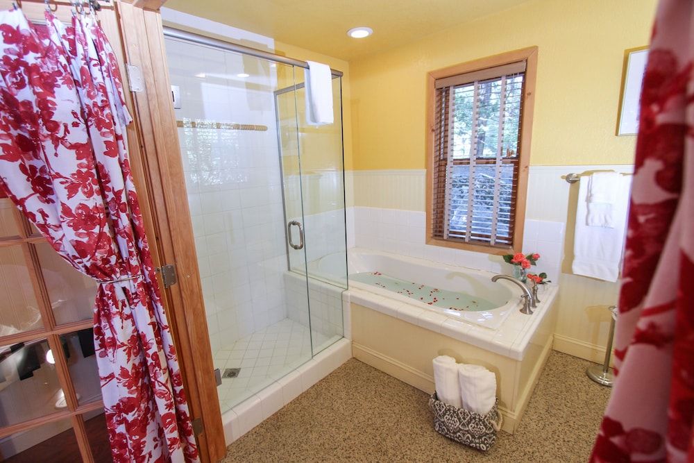 Elliott House Boutique Inn Sequoia Suite 4
