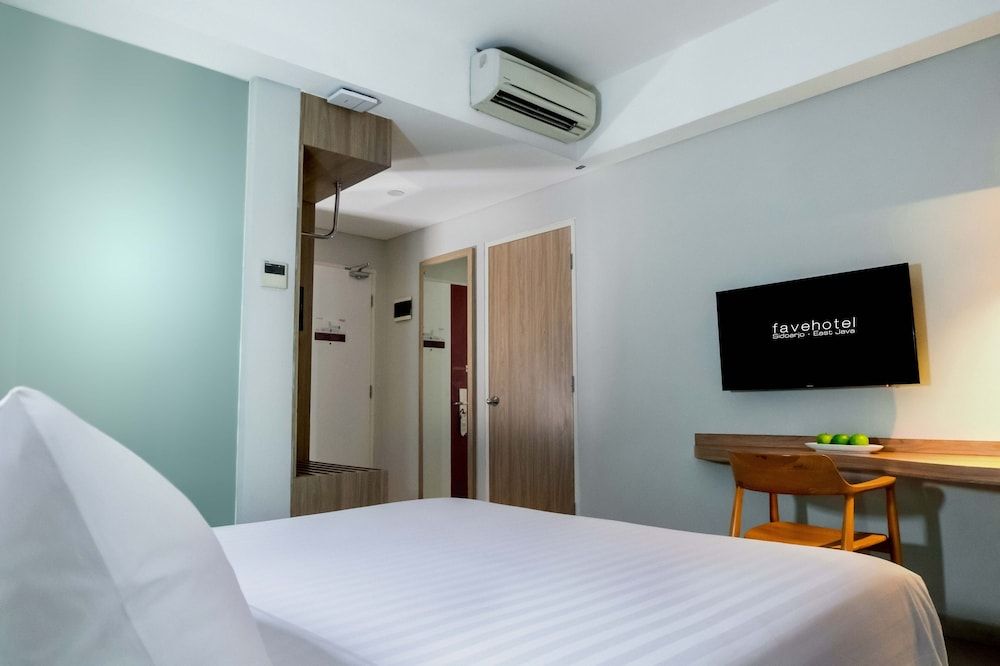 favehotel Sidoarjo Deluxe Room 3