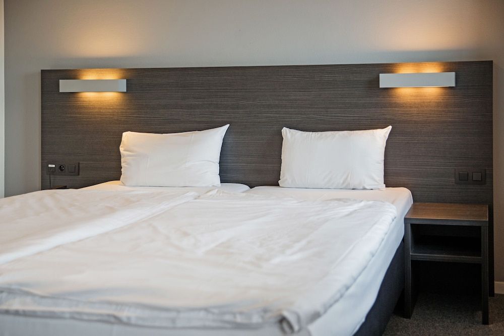 undefined Antwerp Harbour Hotel 4
