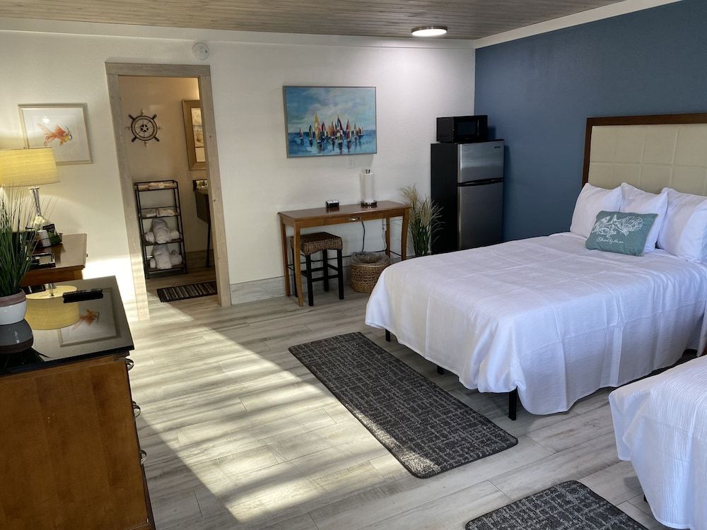 Gulf Coast Inn Standard Double Room, 2 Double Beds, Non Smoking 5
