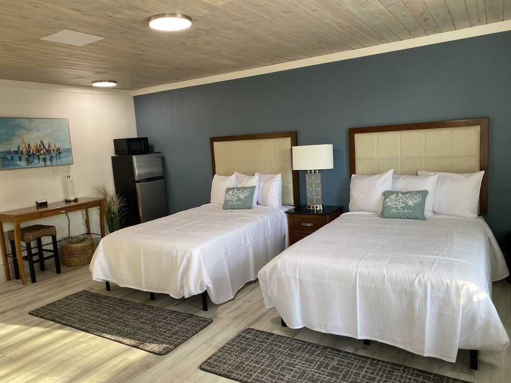 Gulf Coast Inn Standard Double Room, 2 Double Beds, Non Smoking 4