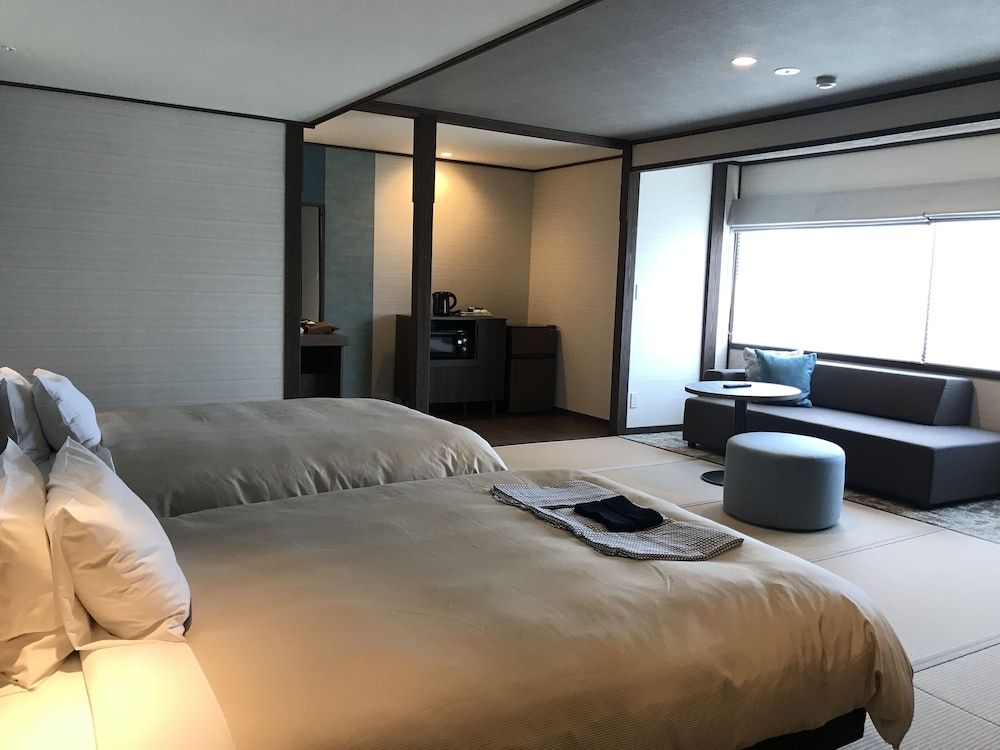 Modern Japanese-style Twin Room, with Shared Hot Spring Access