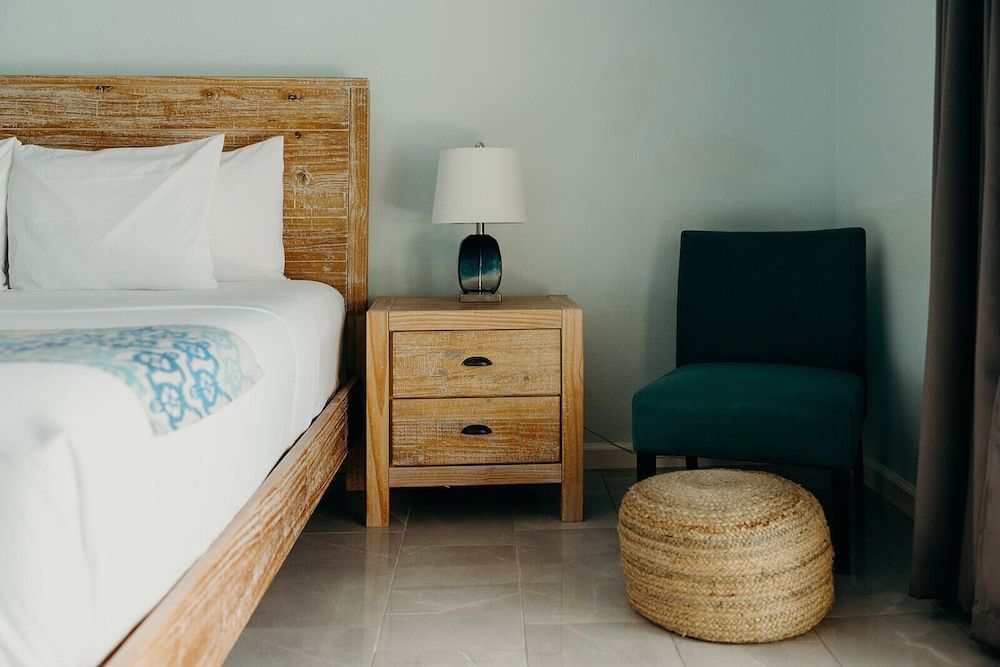 Grapetree Bay Hotel & Villas Superior Room, 1 King Bed, Ocean View 4