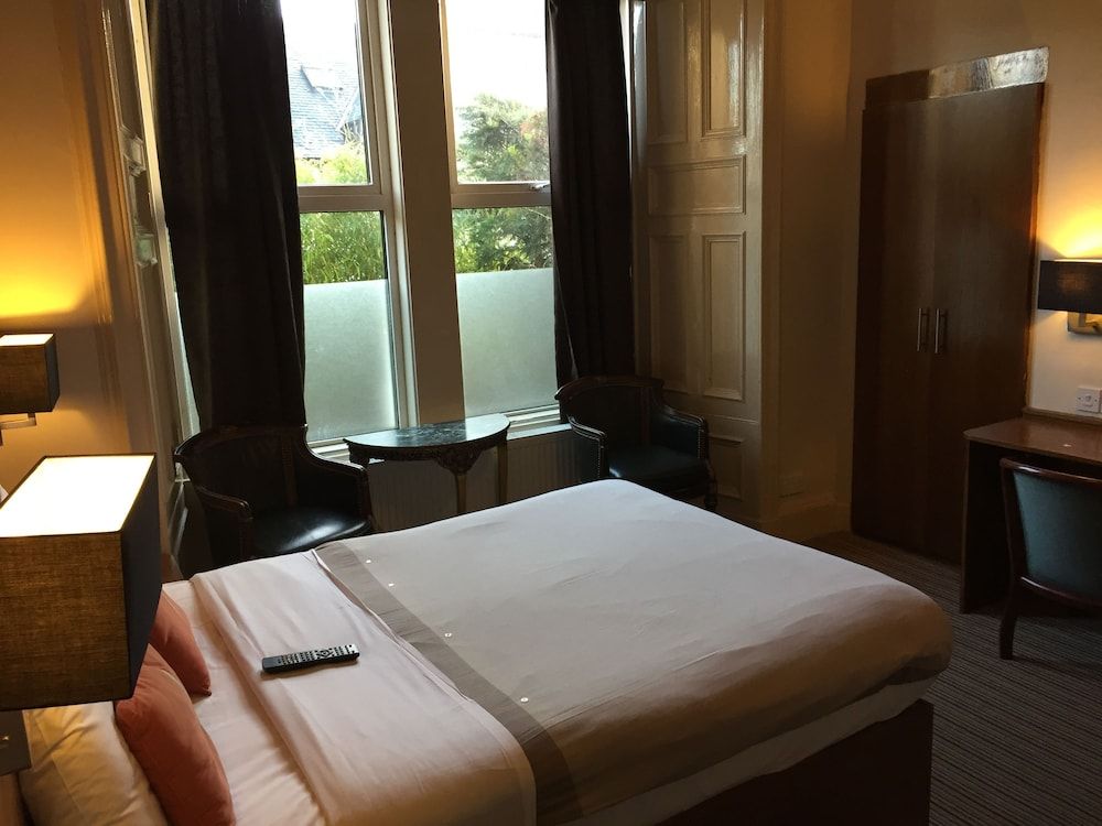 Leith House Classic Double Room 16