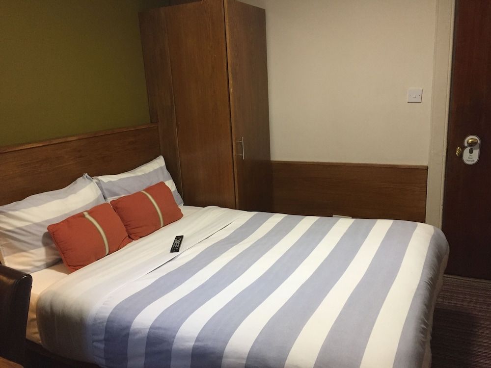 Leith House Classic Double Room 5
