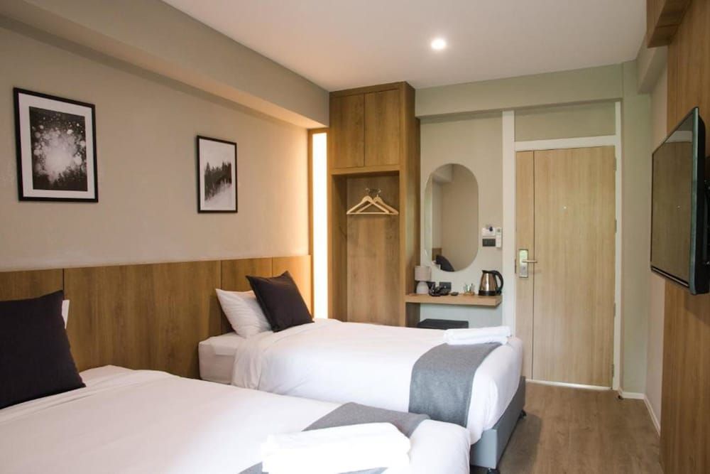 B Stay Hotel Superior Twin Room 2