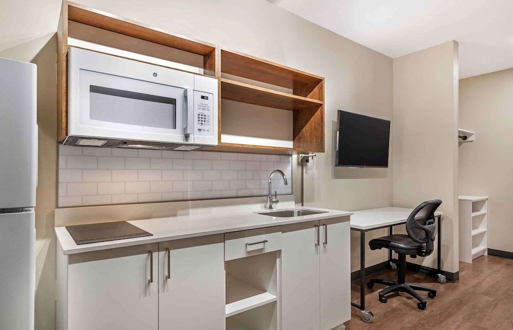 Extended Stay America Premier Suites Atlanta Newnan Standard Studio, 1 Queen Bed, Non Smoking, Refrigerator & Microwave 5