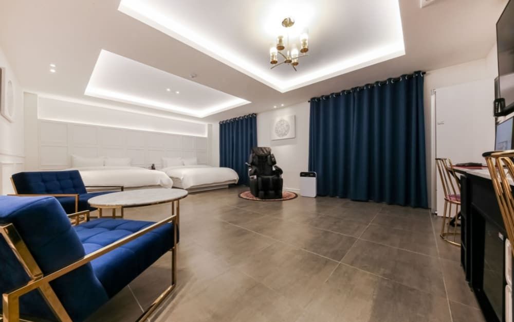 Hotel Gongju E Suite 3