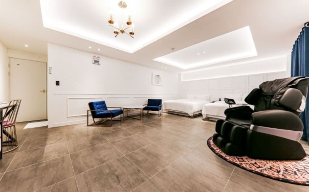 Hotel Gongju D Premium Room, River View 3