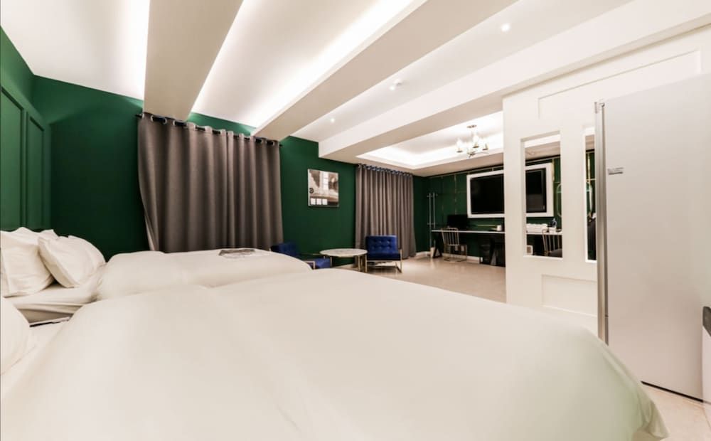 Hotel Gongju E Suite 7