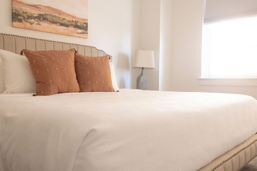 The Crazy Water Hotel Suite, 1 King Bed