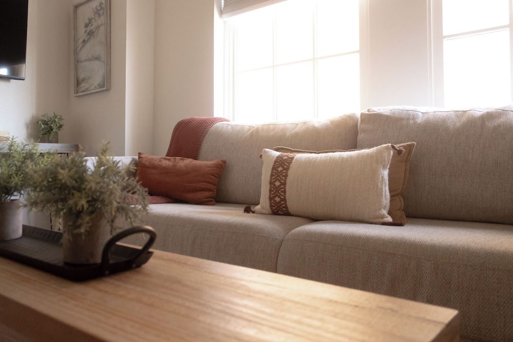 The Crazy Water Hotel Suite, 1 King Bed 4