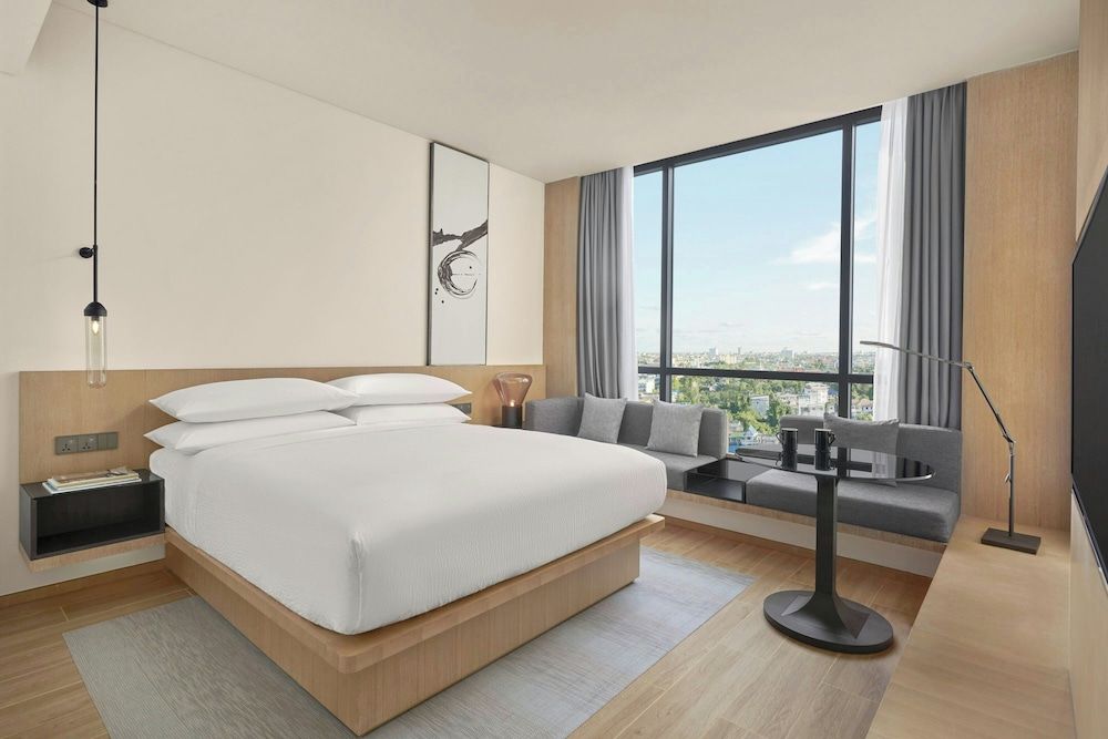 Room, 1 King Bed, Non Smoking