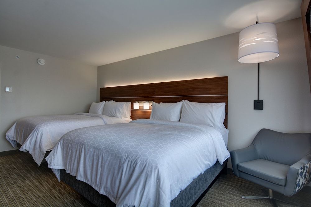 Standard Room, 2 Queen Beds, Accessible (Comm)