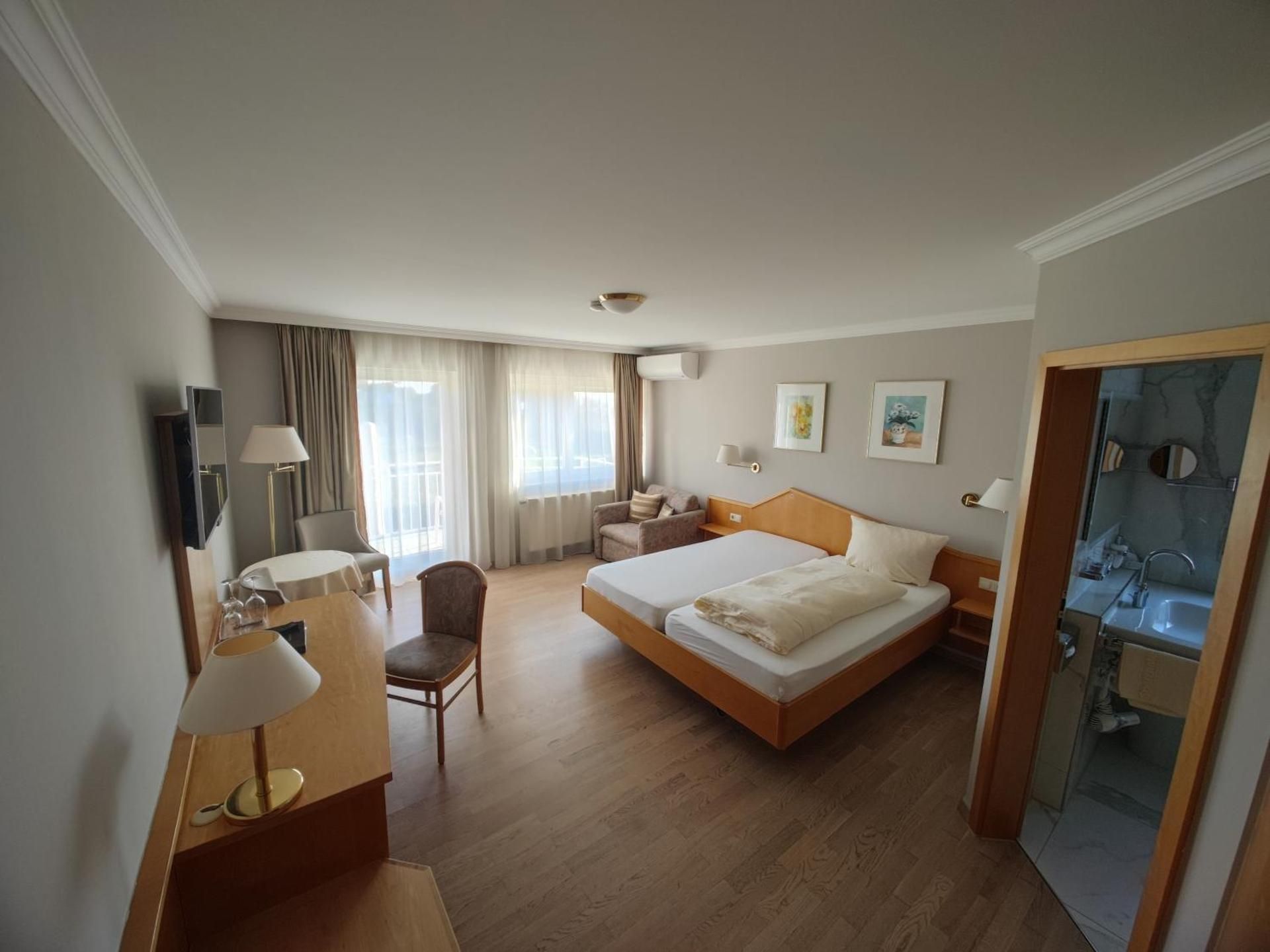 Double Room with Lake View