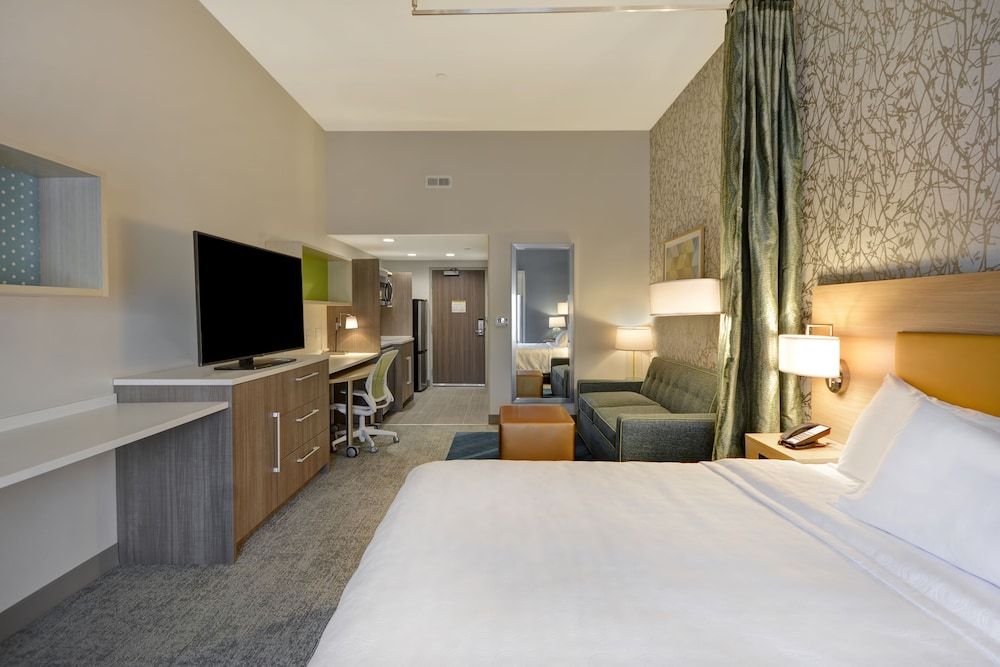 Studio Suite, 1 King Bed, Non Smoking