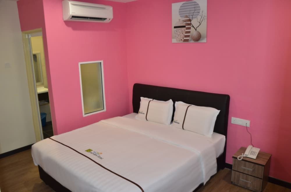 Riverview Hotel Premier Suite (4 Queen) 2