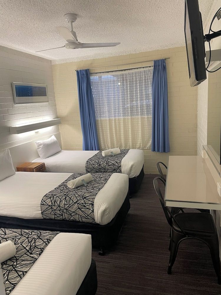 Two bedroom sleeps 5