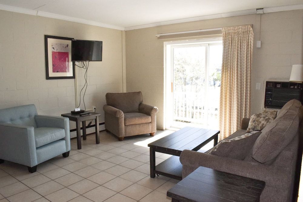 Seabreeze Motel Standard Suite, 2 Bedrooms 3