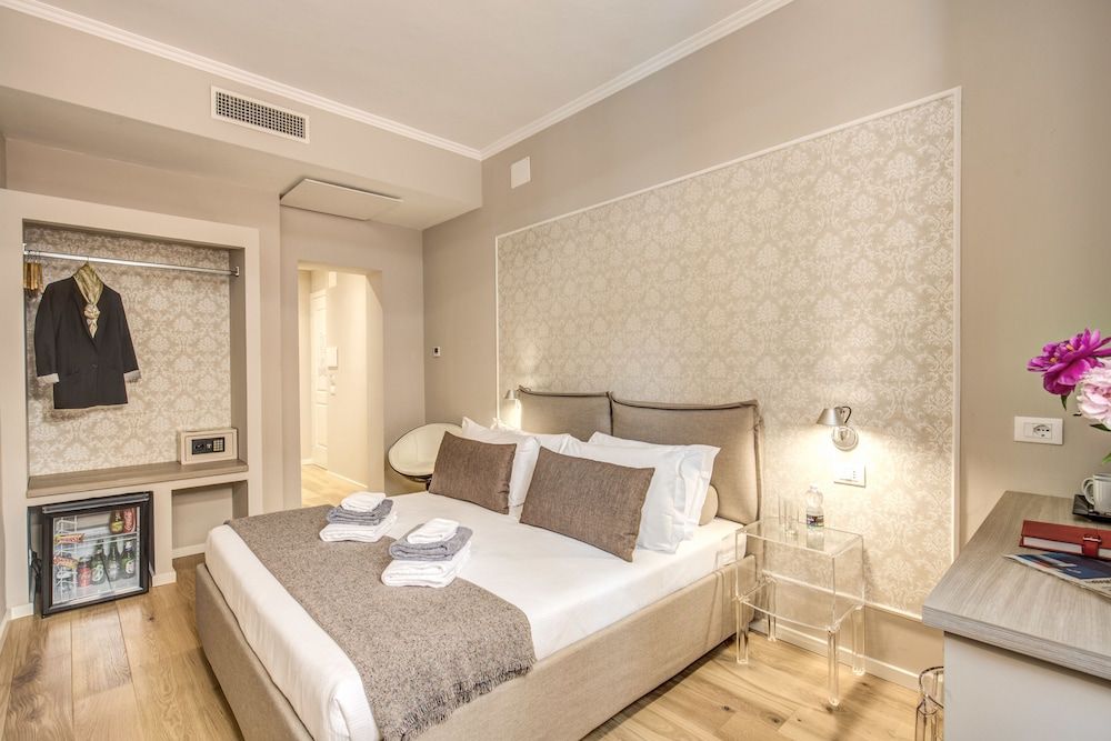 The Spanish Suite Via di Ripetta Standard Double Room 2