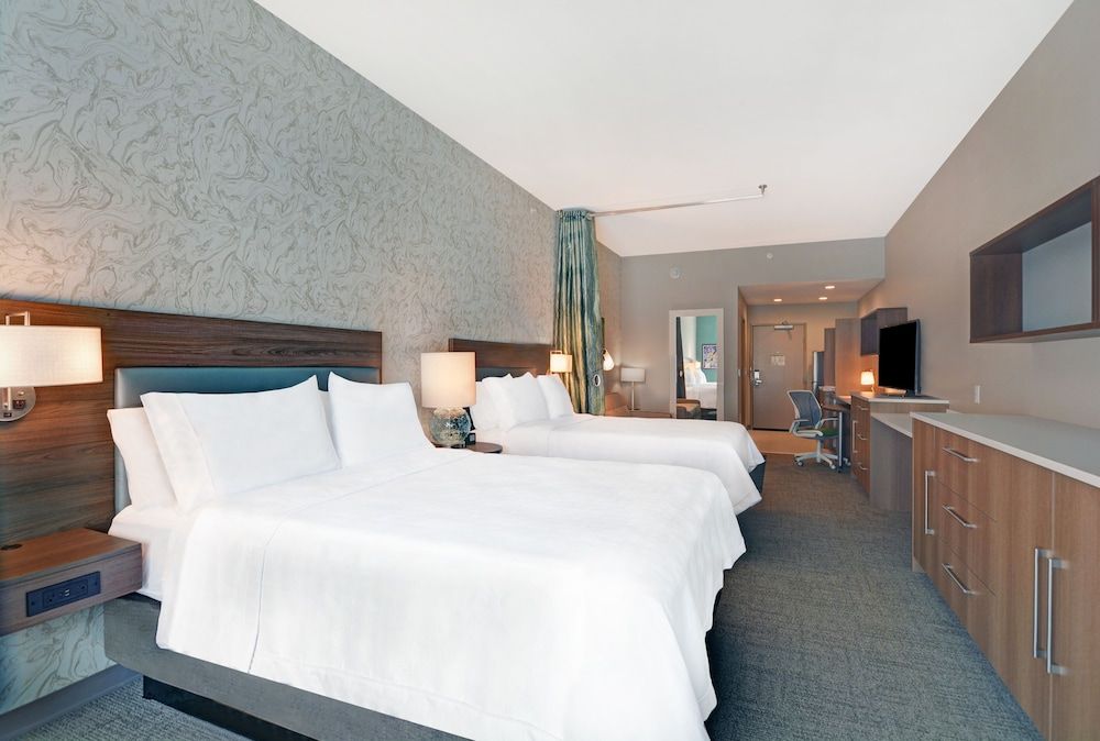 Studio, 2 Queen Beds, Accessible, Bathtub