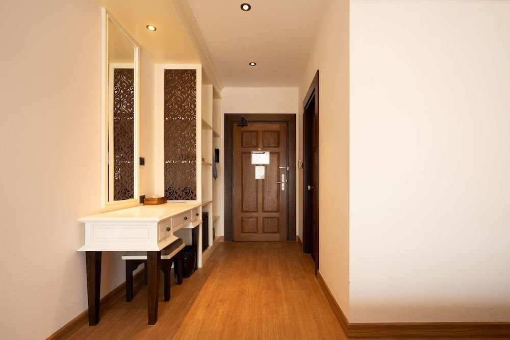Phor Liang Meun Terracotta Arts Hotel Deluxe Double Room, Balcony (Wooden Ceiling - Air purifiers) 9