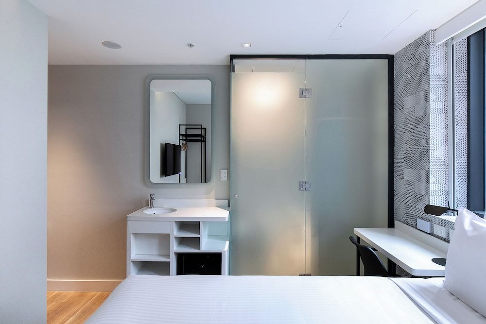 Kith Hotel Standard Room, 1 Queen Bed 19