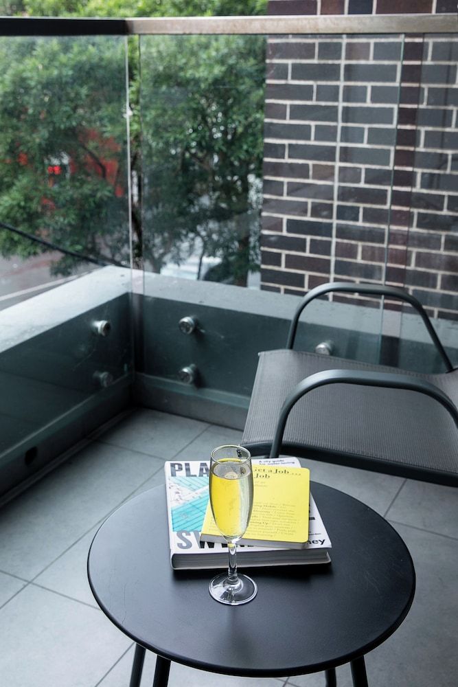 Kith Hotel Queen Room with Balcony (Accessible Facilities in Selected Rooms) 5