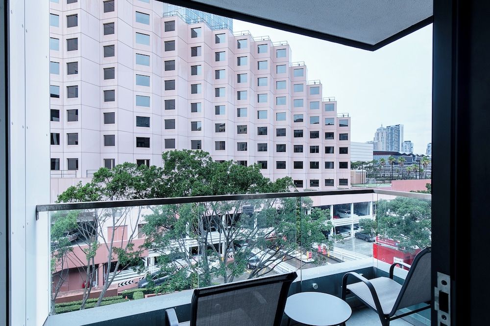 Kith Hotel Queen Room with Balcony (Accessible Facilities in Selected Rooms) 4