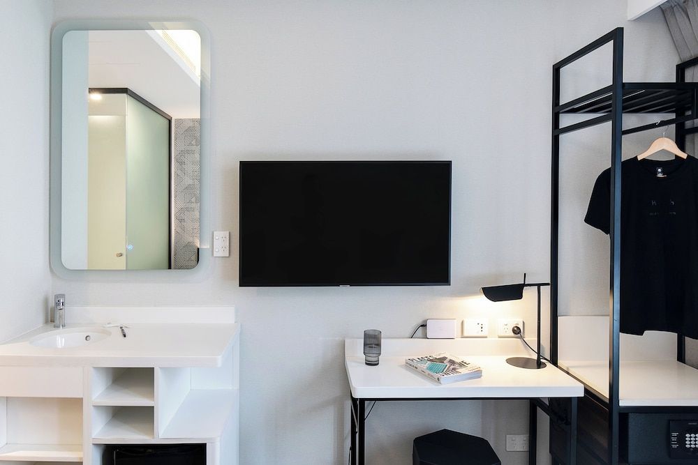 Kith Hotel Petite Twin 8