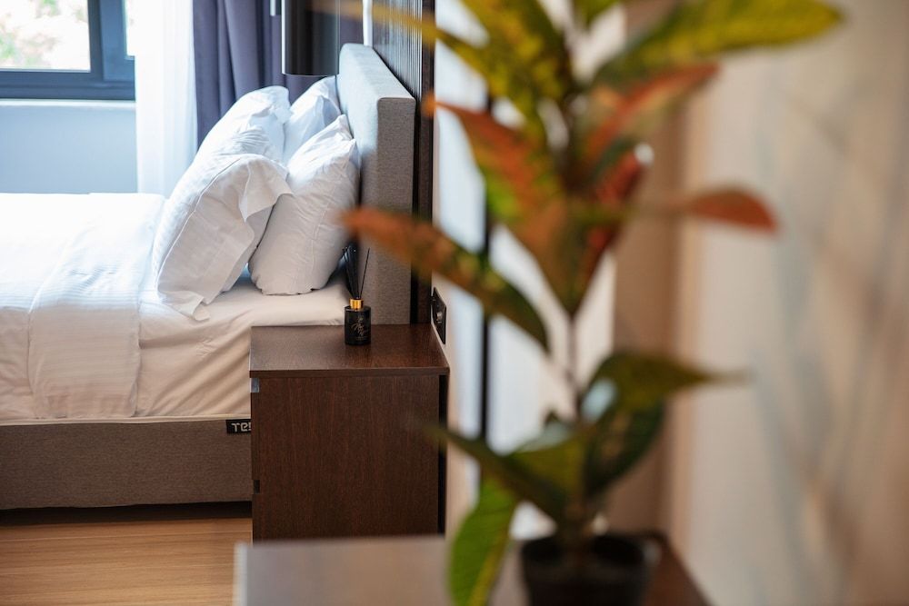 Athens Tower Standard Room, City View 5