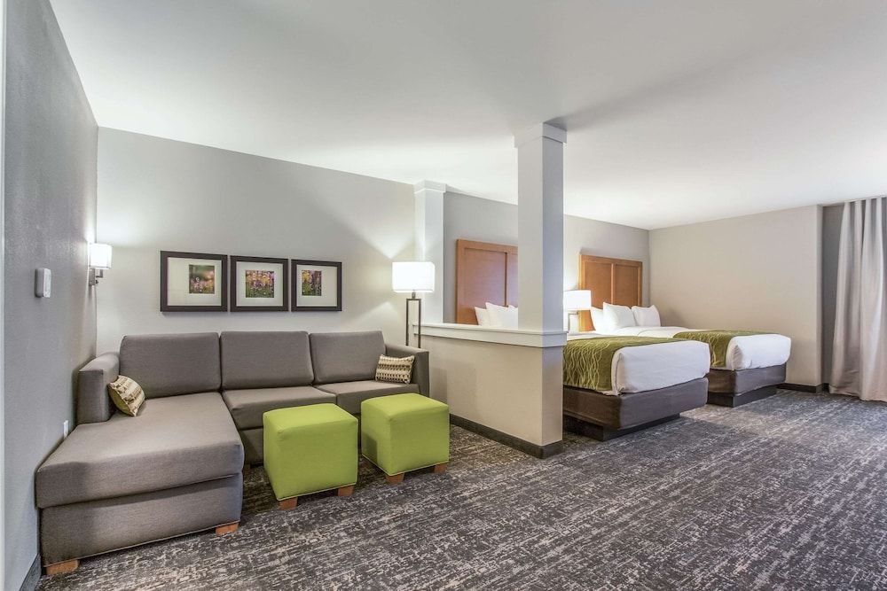 Suite, Multiple Beds, Non Smoking
