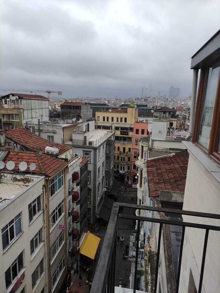 undefined World Center Taksim Hotel 9