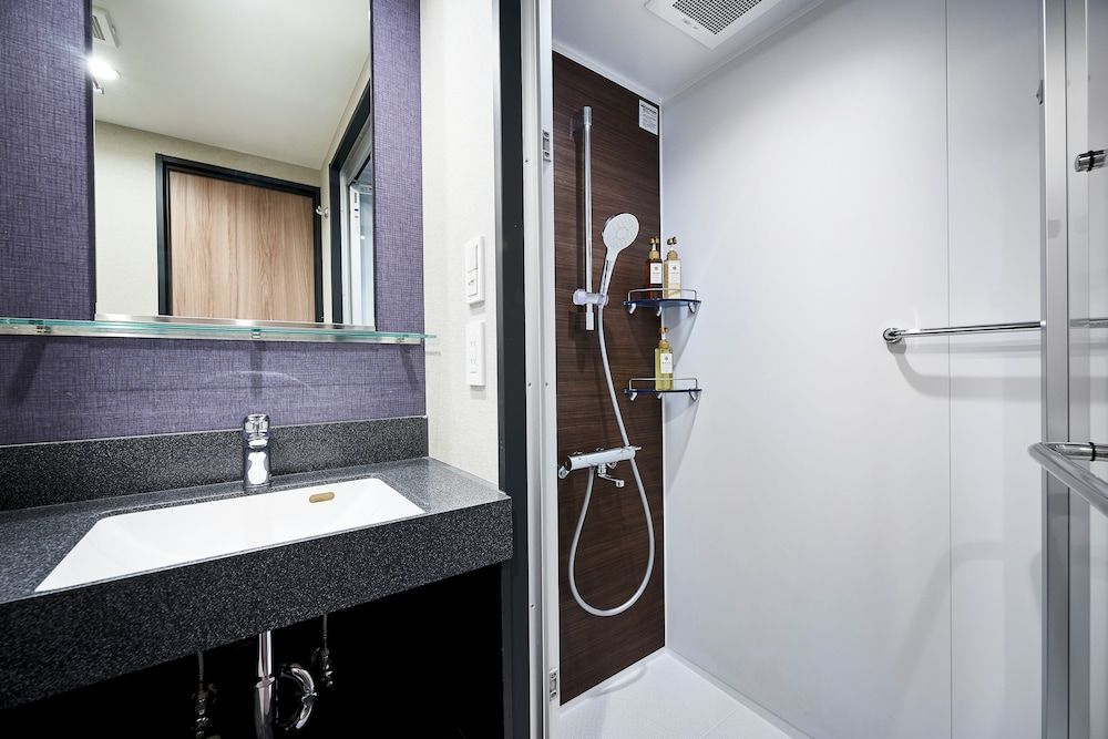 hotel MONday Kyoto Karasuma Nijo Standard Twin Room, Non Smoking/Shuttle buses to Kinkakuji available! 6