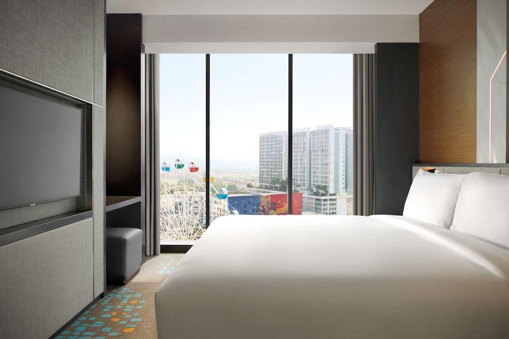 Deluxe Suite, 1 King Bed