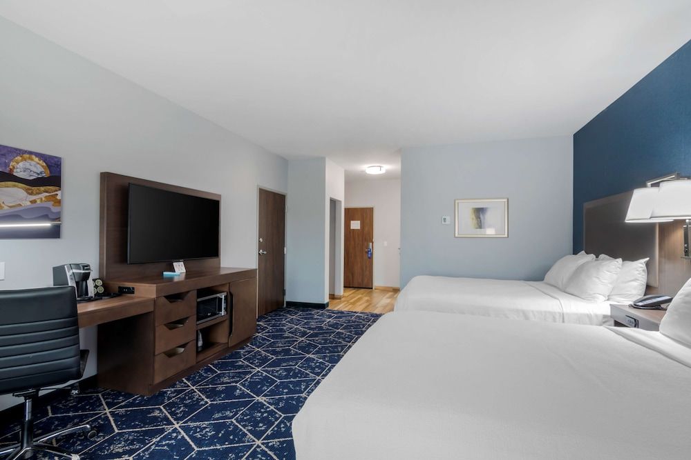 Standard Room, 2 Queen Beds, Non Smoking, Refrigerator